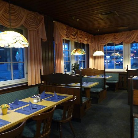 Hotel Duemptener Hof มึลไฮม์ อันแดร์ รัวร์ ภายนอก รูปภาพ
