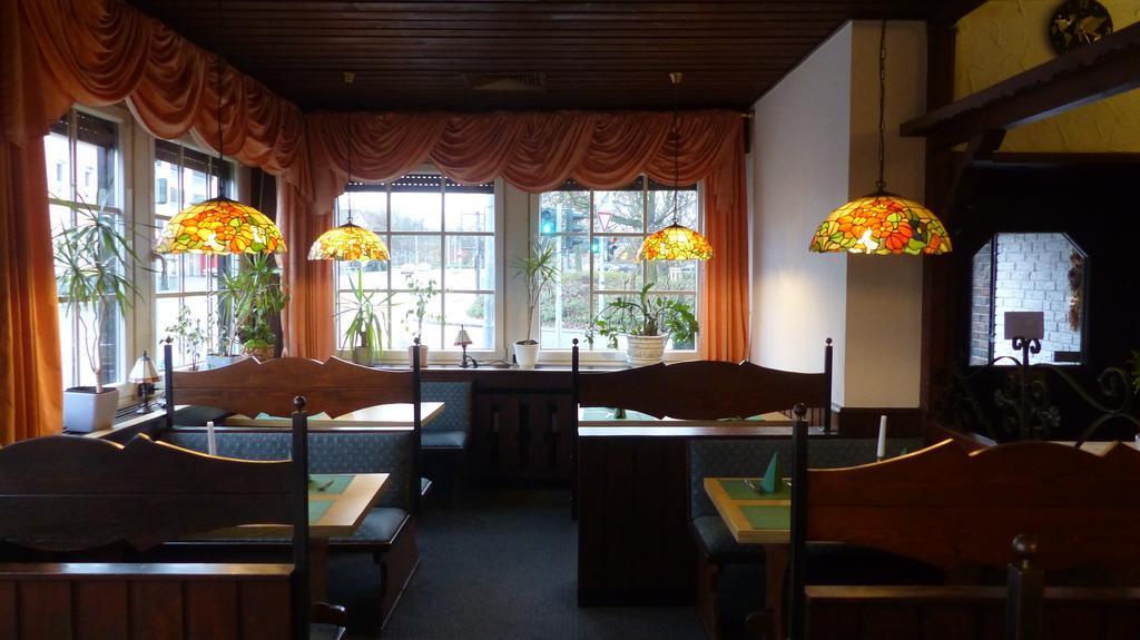 Hotel Duemptener Hof มึลไฮม์ อันแดร์ รัวร์ ภายนอก รูปภาพ